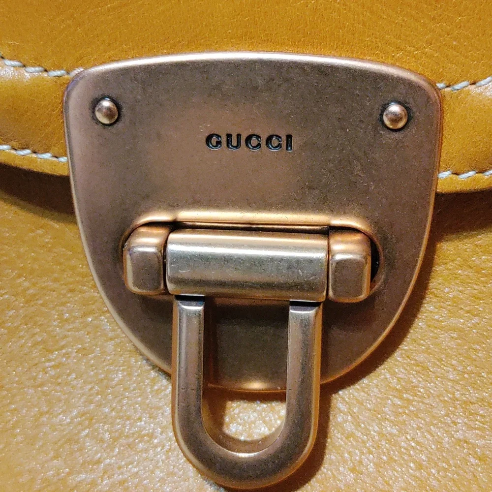 Gucci - Picture 2 of 10